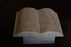 2019-Poezije-26x50x35-cm