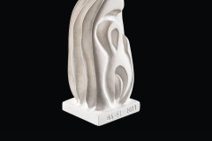 2023-Enoumje-37x15x15-cm