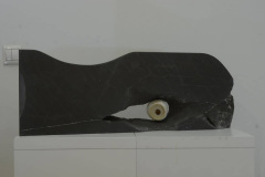 2017-Pogled-iz-davnine-40x92x20-cm