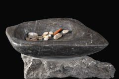 2024-Bajke-in-pripovedi-28x58x30-cm
