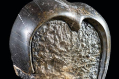 2020-Okameneli-let-30x25x10-cm